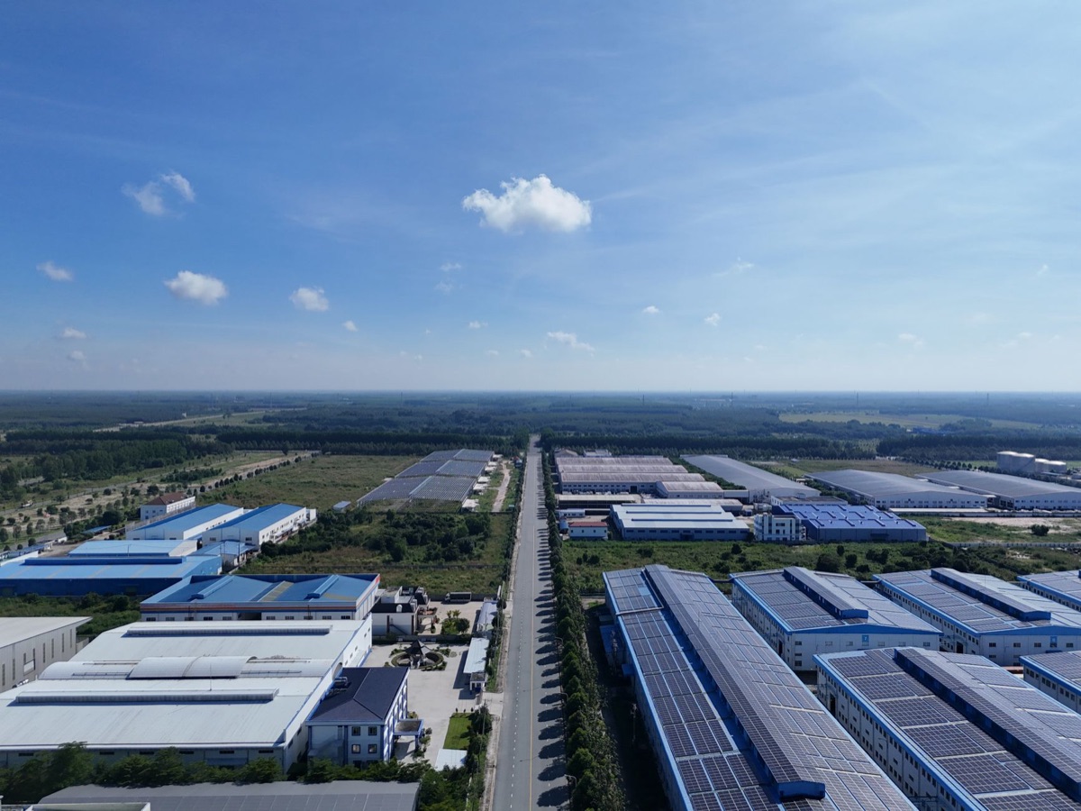 Un'azienda produttiva in Vietnam con macchine intelligenti