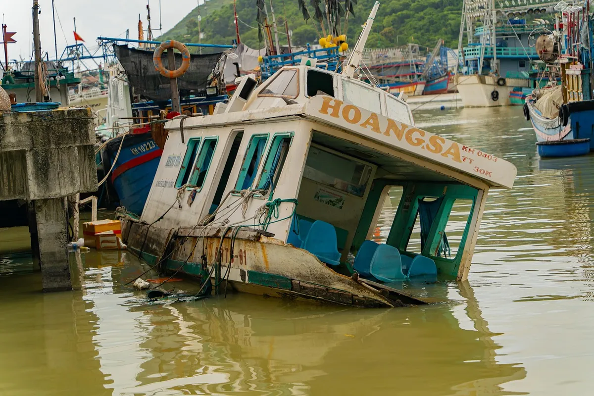 ベトナム、港、海、ナハトラング、アジア、船、漁船、碼頭、船、海洋、非観光、ベトナムの船、南海、自然、南中国海、夕方、雨