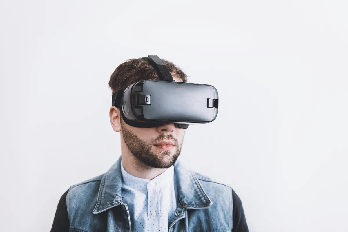 仮想、仮想現実、技術、現実、デジタル、3D、ヘッドセット、デバイス、エンタメ、現代、ゴーグル、ガラス、テクノロジー、メタバース、シミュレーション、ゲーム、ギア