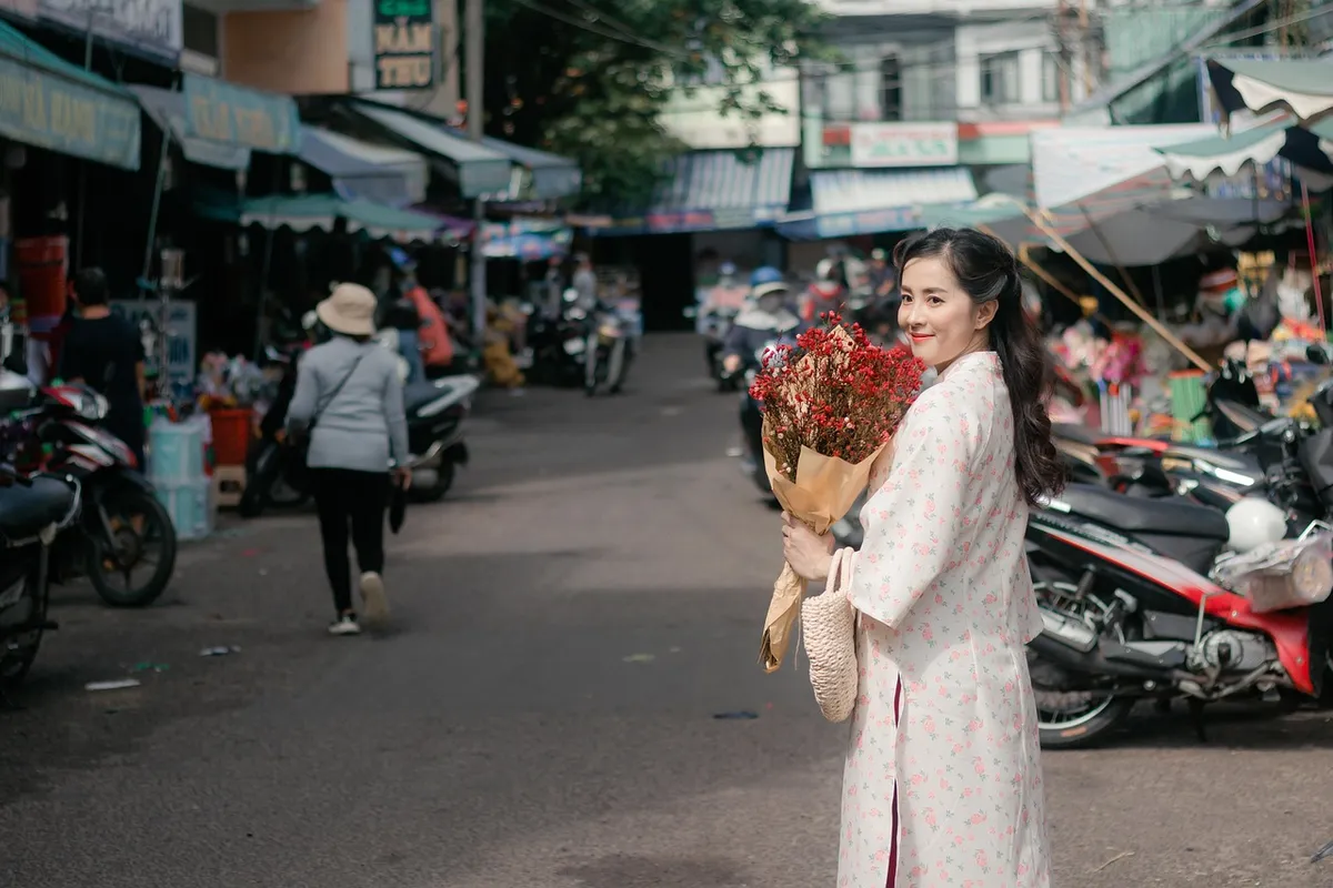 woman, beautiful flowers, flowers, market, flower wallpaper, old, flower background, nature, vietnam