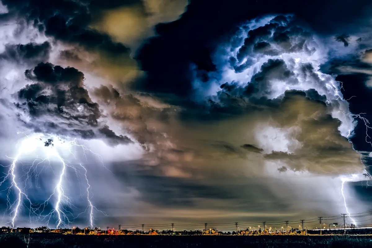 thunderstorm, weather, storm, thunder, lighting bolts, stormy weather, rain, lightning, bolts, electrical, sky, clouds, dark, nature, outdoors, landscape, energ